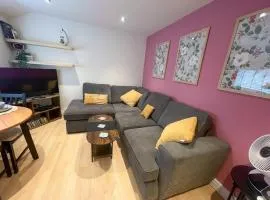 Stylish 2 bed Apartment - Walk to Addenbrookes
