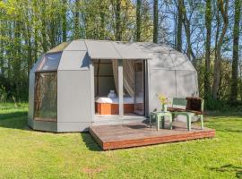 Cabin Buteo Buteo, Hotel in Kats