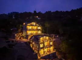 ELIVAAS Konifer Hillside Retreat