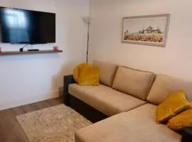 Spacious 3 Bedroom home Watford Junction