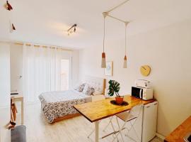 Tropical Apartaments Euroviajeros, hotel in Pineda de Mar