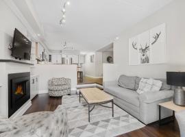 Blue Mountain Haus - Private Patio - Walk to Blue, hotel com estacionamento em Blue Mountains