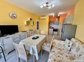 Sea View Apartment in Aurora Complex, Steps from the Beach