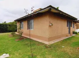 La Isolina Chacras, jardín, parrilla y naturaleza!