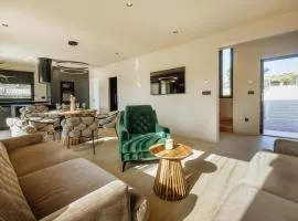 Nice Home In Tar With Private Swimming Pool
