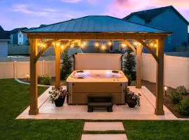 Luxe Group Stay Hot Tub Game Lounge Fire Pit