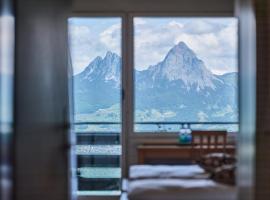 Löwen Lodge, pet-friendly hotel in Seelisberg