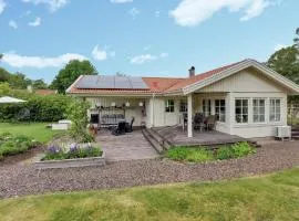 3 Bedroom Lovely Home In Ugglarp
