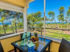 Gorgeous Apartment In Privlaka