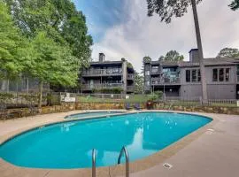 Pool, Hot Tub & Lake Access: Lake Hamilton Condo!