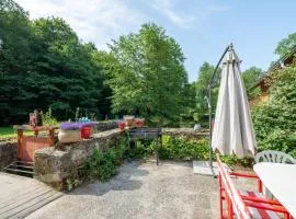 Lovely Home In Escles With Kitchen