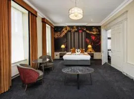 Albany Hotel