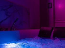 Lush Escape Suites - hottube and sauna, khách sạn ở Bari