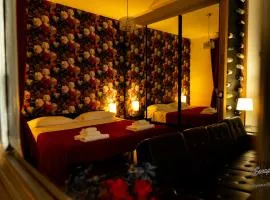 Lush Escape Suites - hottube and sauna