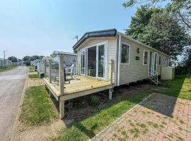 Lovely 8 Berth Caravan For Hire On Skipsea Sands Park In Yorkshire Ref 41197Wf, hotel v destinaci Barmston