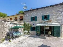1 Bedroom Awesome Home In Drivenik