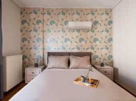 Elegant 3BD Seaside Villa With Sea View In Vari, hotel i Vári