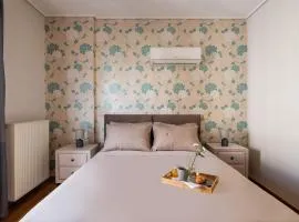 Elegant 3BD Seaside Villa With Sea View In Vari