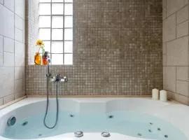 Elegant 3BD Seaside Villa With Sea View In Vari