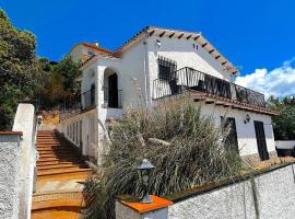 Villa Blanca Lloret de Mar, Barbacoa, vistas al mar, hotel di Lloret Blau