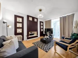 Beautiful 2 bedroom, two-storey house with garden, close to city centre