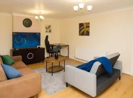 Elegant 3-Bedroom, Free parking, Garden, Pet Friendly, superfast Wi-Fi!