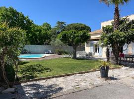 Superbe Villa climatisée avec piscine, hotel a Lavérune