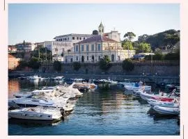 Shalom Portici