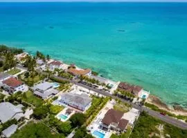 Seaside Paradise Spacious Home with SEVEN bedroom - steps to Sea!
