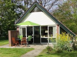Rustige bungalow in Zuid-Limburg, hotel di Simpelveld