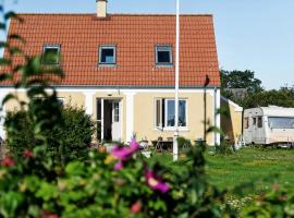 Cottage With Nostalgic Fisherman's House Vibe, hotel i Gørlev