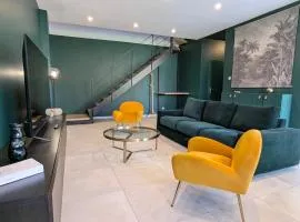 ColorChic 3 étoiles - Parking Privé Terrasse Clim - 120m2 Plein centre
