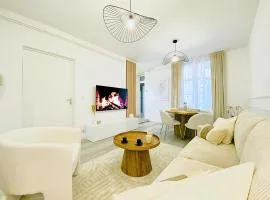 Le Subtil - By BEST KEYS - Élégance & Confort - 2 chambres séparées - Lit Queen Size - Smart TV Netflix - Machine à Café Nespresso - Proche Gare & Centre Ville - À 1H de Paris - WiFi Fibre - Check-in Autonome