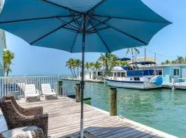 Island Time - Luxury Waterfront Pool Home, 32' Dock