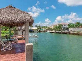 My Beach Key - Waterfront Home, 32' Dock, Tiki Hut, Beach Club Access w Pool