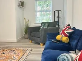 Littleton Manor Apartment near Southport with free parking and Netflix