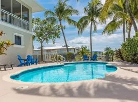 Sombrero Beach Beauty- Luxury Waterfront Pool Home, 50` Dock