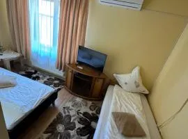 Hanul Ancuței 4