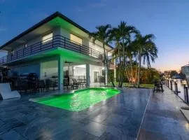 Villa Franchella - Waterfront Luxury Home, Pool, 45 Dock
