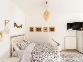 Cozy, Romantic Studio next to The Mall