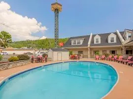 Econo Lodge Inn & Suites Gatlinburg at the Convention Center