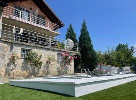Vila sa bazenom Lily, hotel i Konjic
