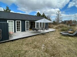 Modern Family House Close To Beach And Forest，格雷諾的飯店