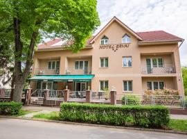 Hotel Pávai, three-star hotel in Hajdúszoboszló