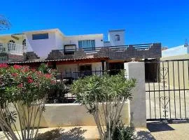 Family Friendly Casita, Sleeps 8, Gated parking, 1 mile to beach-Puerto Penasco