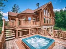 Forest Getaway, Soak in the Spa, Sauna, Fireplace, hotel in Mille-Isles