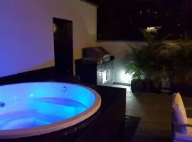 Luxury 3br Private Rooftop