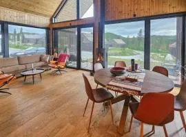 Stunning Home In Nesbyen With Wifi