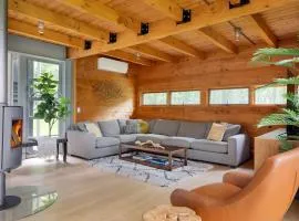 Epic architectural masterpiece views & hot tub