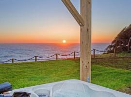 Dolphin by OceanviewHotTubs Oceanfront Shelter Cove Tesla, ξενοδοχείο σε Shelter Cove